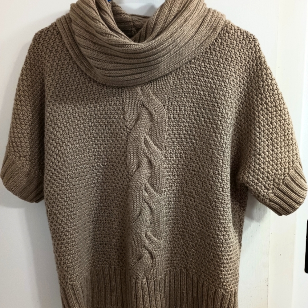 Ladies cowl neck short sleeve sweater size small